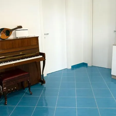 Bed & Breakfast Music House