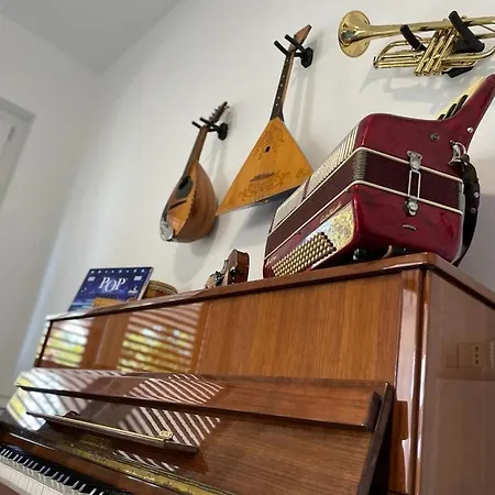 Bed & Breakfast Music House *
